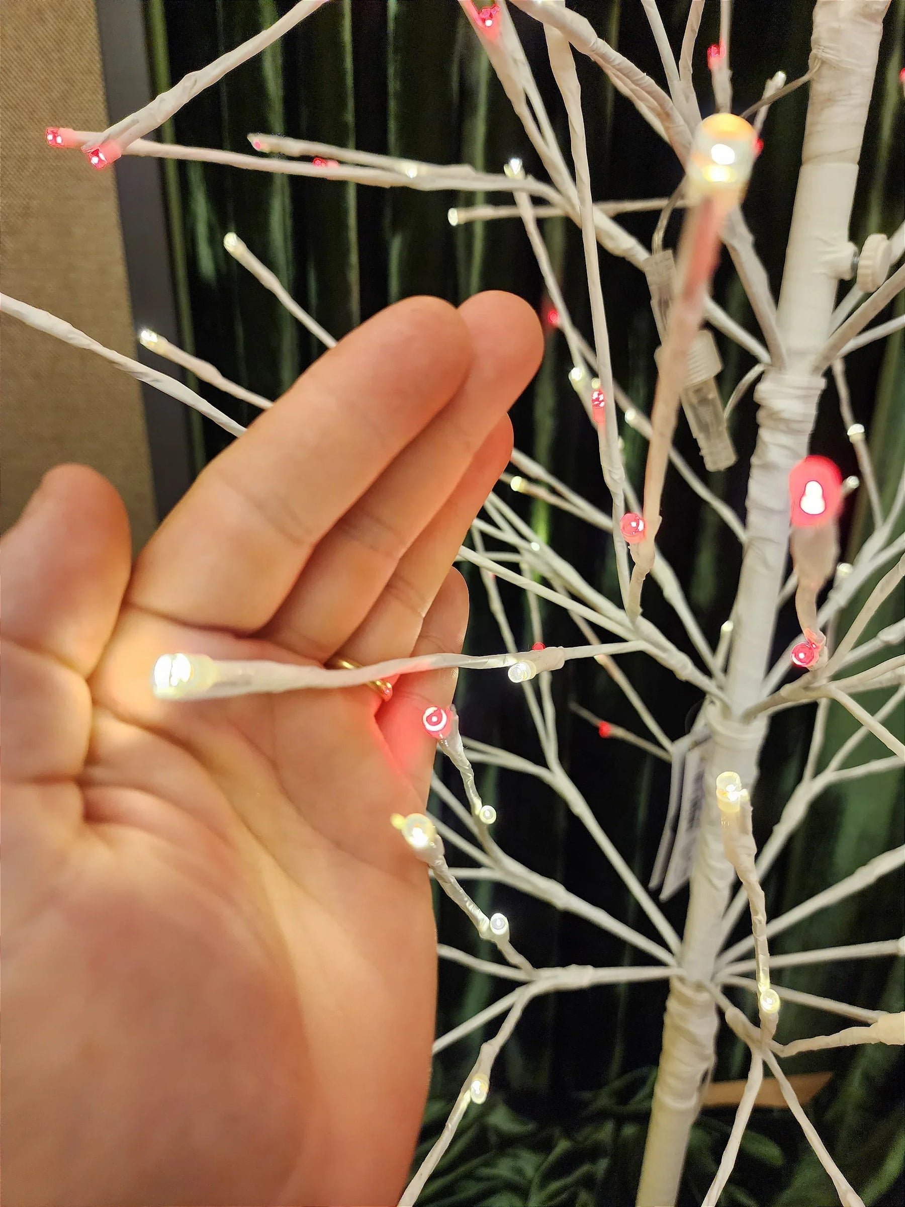 Árvore de LED 1,70m • 360 LEDs Vermelho e Branco • Bivolt