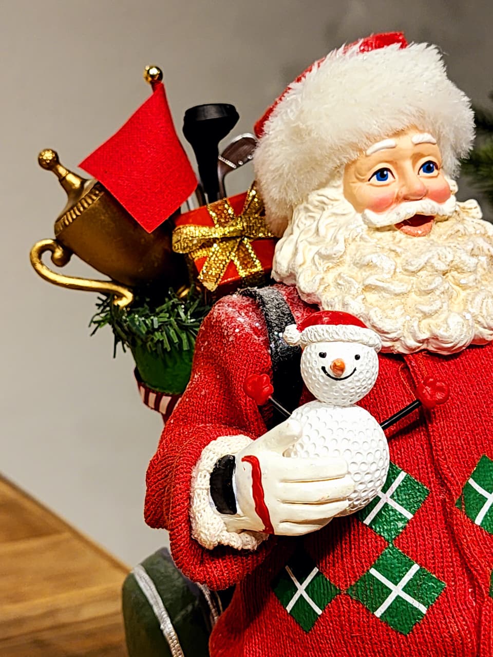 PAPAI NOEL JOGADOR DE GOLF COLEÇÃO KURT S. ADLER 28CM