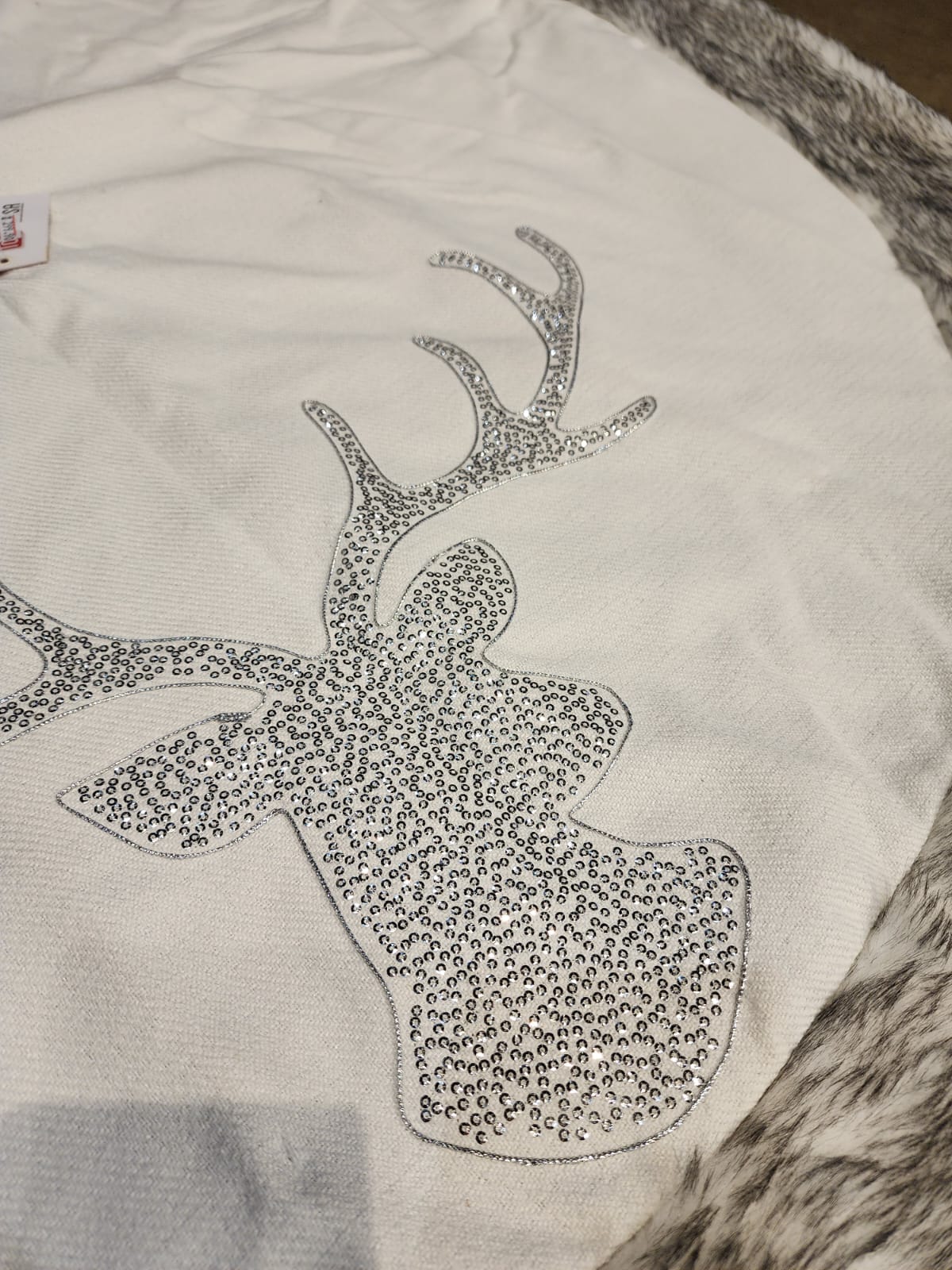 SAIA DE ÁRVORE RENA PRATA COM BRANCO LUXO